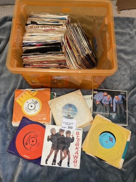 Records : Approx 180 mainly Rock/Pop - 7" singles,