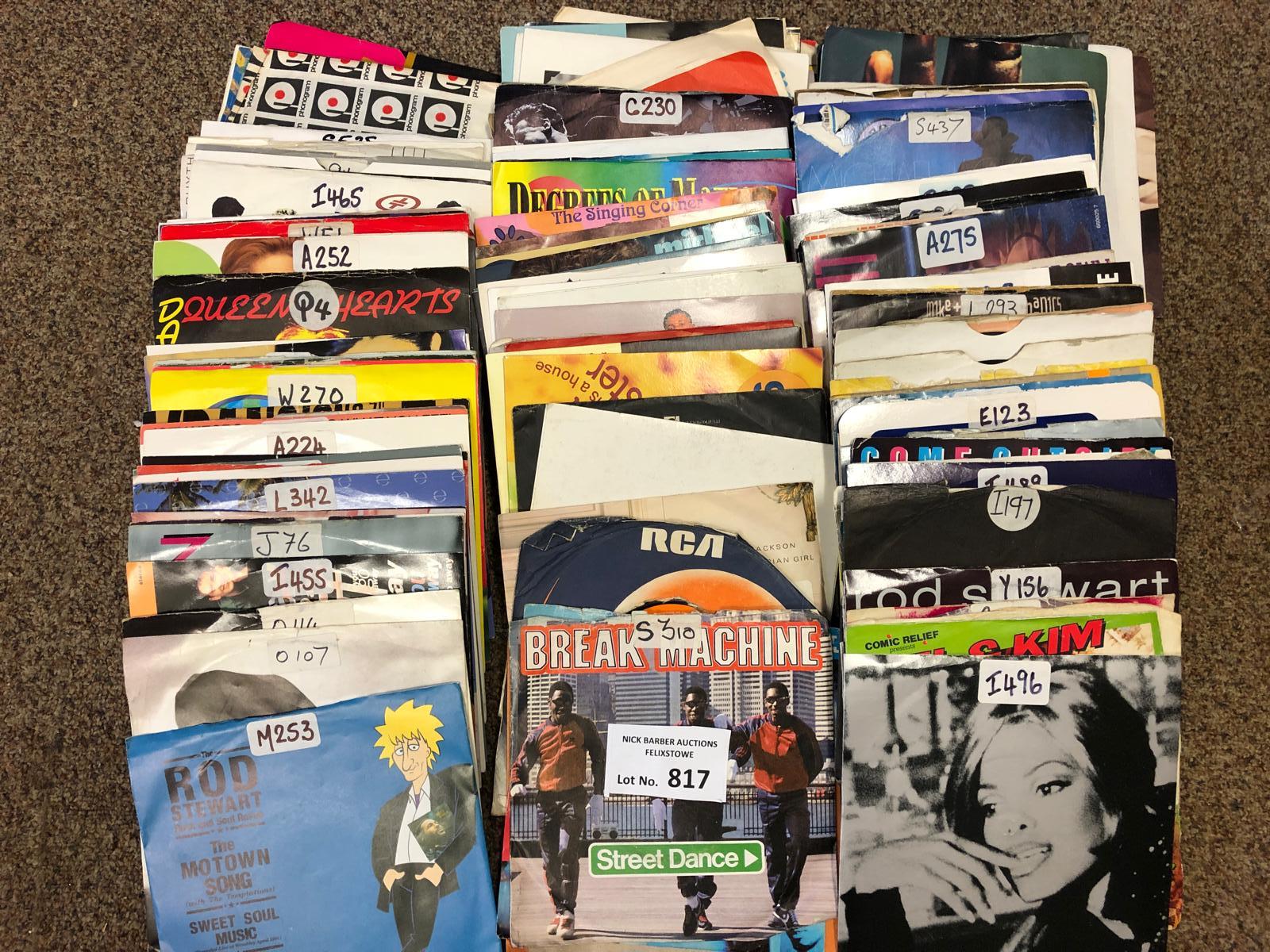 Records : 150+ 7'' singles - vinyls in fine condit