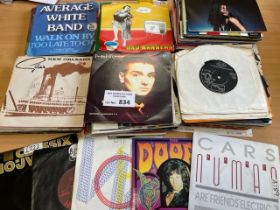 Records : Box containing 150+ singles, 1970's/80'