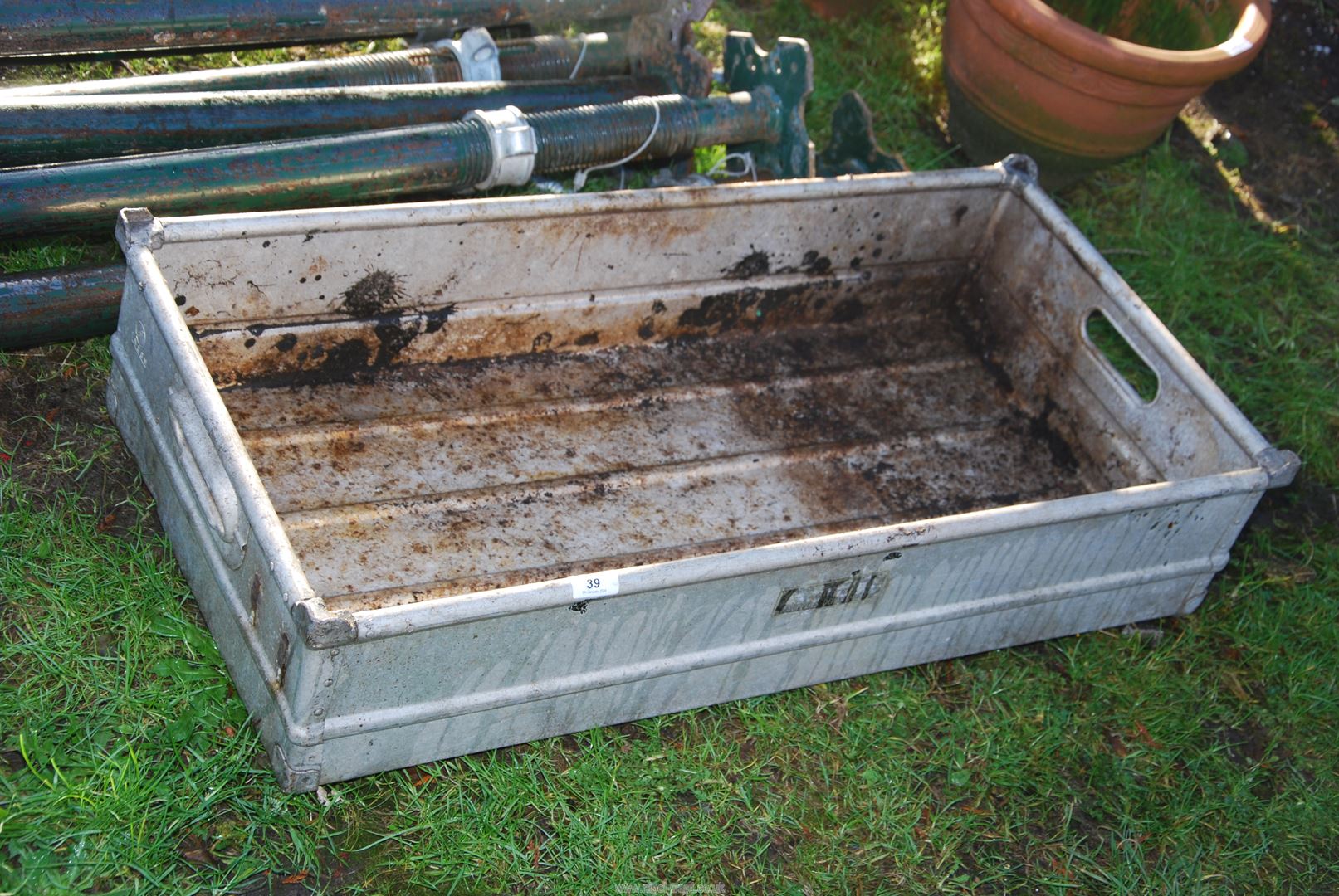 An aluminium tray.