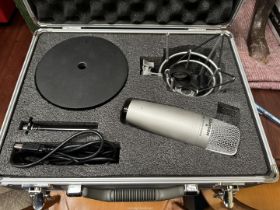 A "Sampson" CO1U USB studio Condenser in a aluminium case