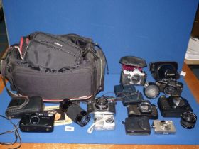 A quantity of cameras including Thagee Dresden EXA 11 camera with Meyer-optik Gurlitz 2.