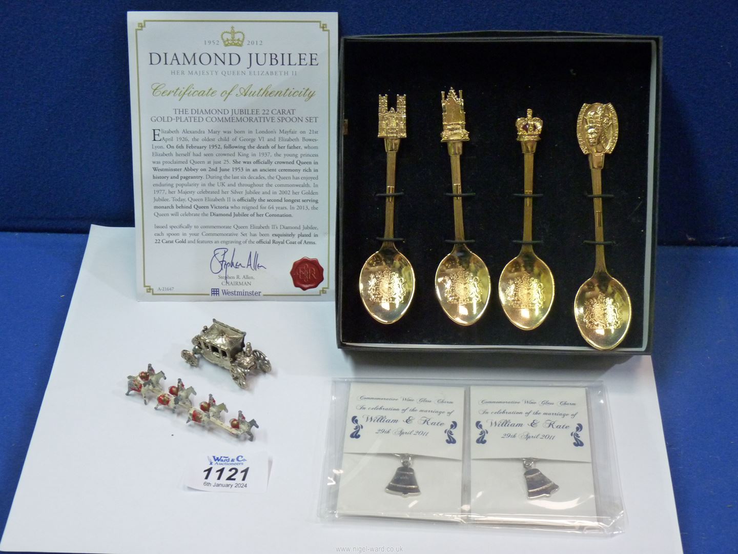 A boxed set of Queen Elizabeth Diamond Jubilee 22 carat gold plated teaspoons, - Image 3 of 3