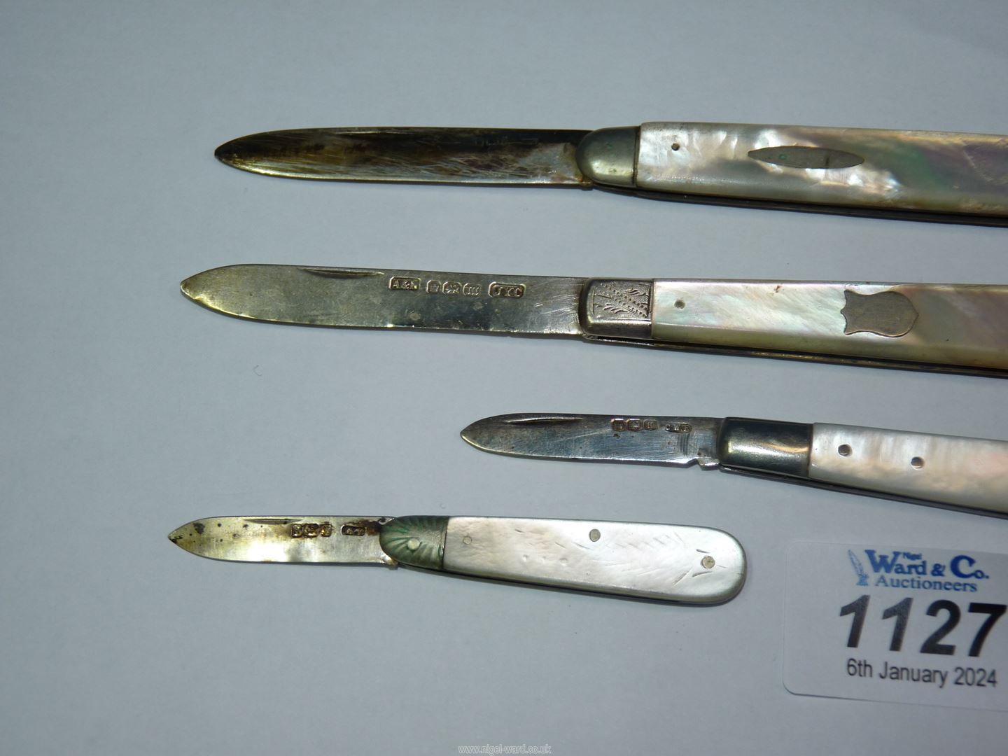 Four Sheffield silver bladed fruit knives with Mother of Pearl handles, various dates. - Image 2 of 2