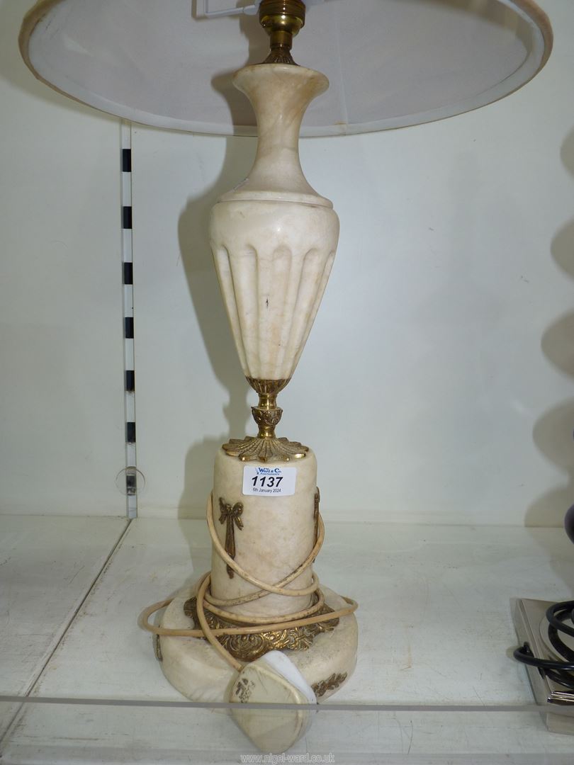A white marble lamp base with brass details and cream shade, 26" tall. - Image 2 of 2