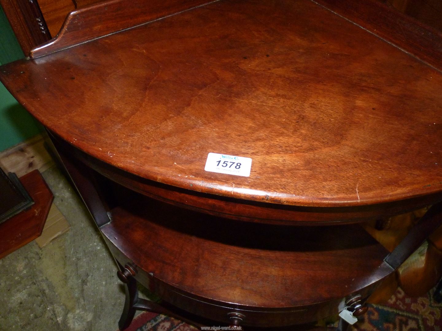 A Georgian Mahogany corner Washstand having a frieze drawer, - Image 3 of 3