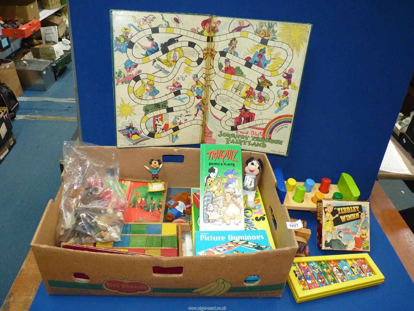 A quantity of vintage games including Noddy's Ring Game, Tiddly Winks, Dominoes, - Image 2 of 2