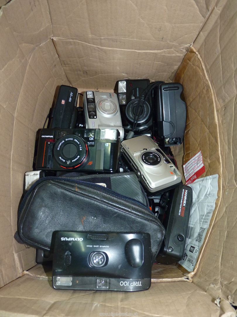 A box of film cameras including Pentax, Olympus, Chinon, Sony Handycam etc. - Image 3 of 3