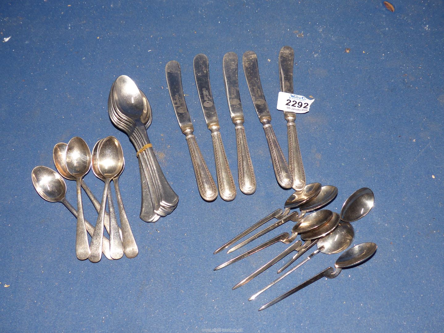 A set of five silver handled butter knives, Sheffield 1927, makers JY, Yates Brothers,