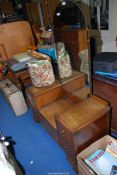 A 1940's style Oak dressing table - 41" x 18" x 5' high.