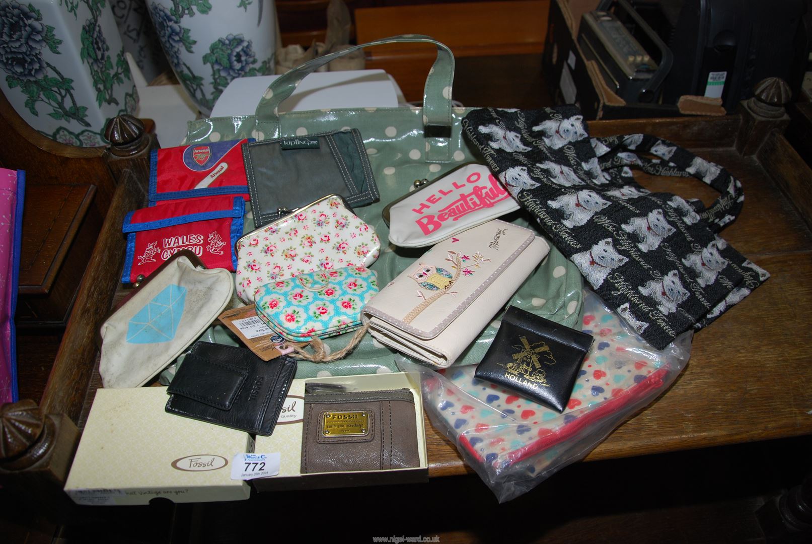 Miscellaneous purses and handbags.