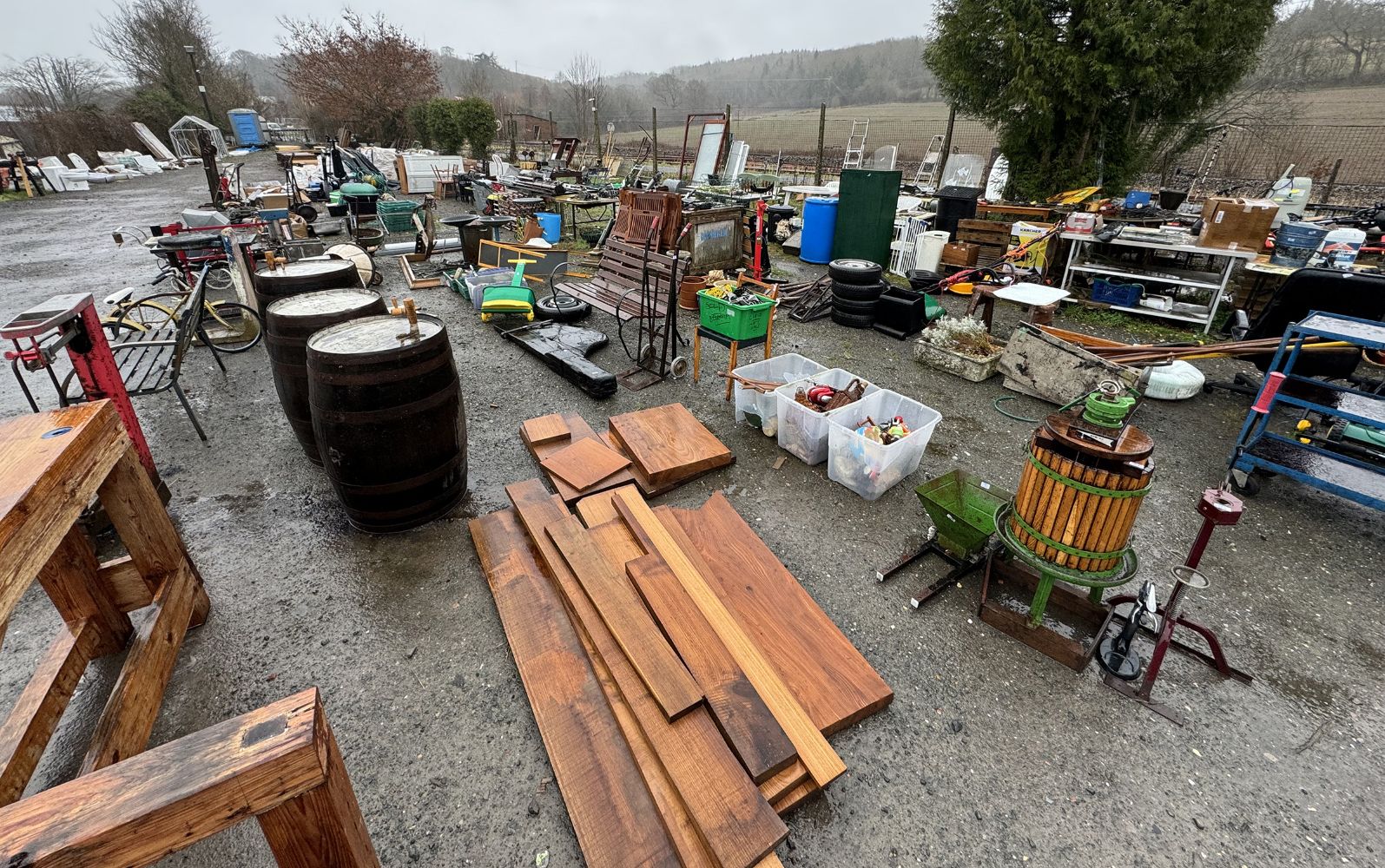 Special Late January Auction of Vintage & Modern Effects, Tools and Bric-a-Brac - Nigel Ward & Company