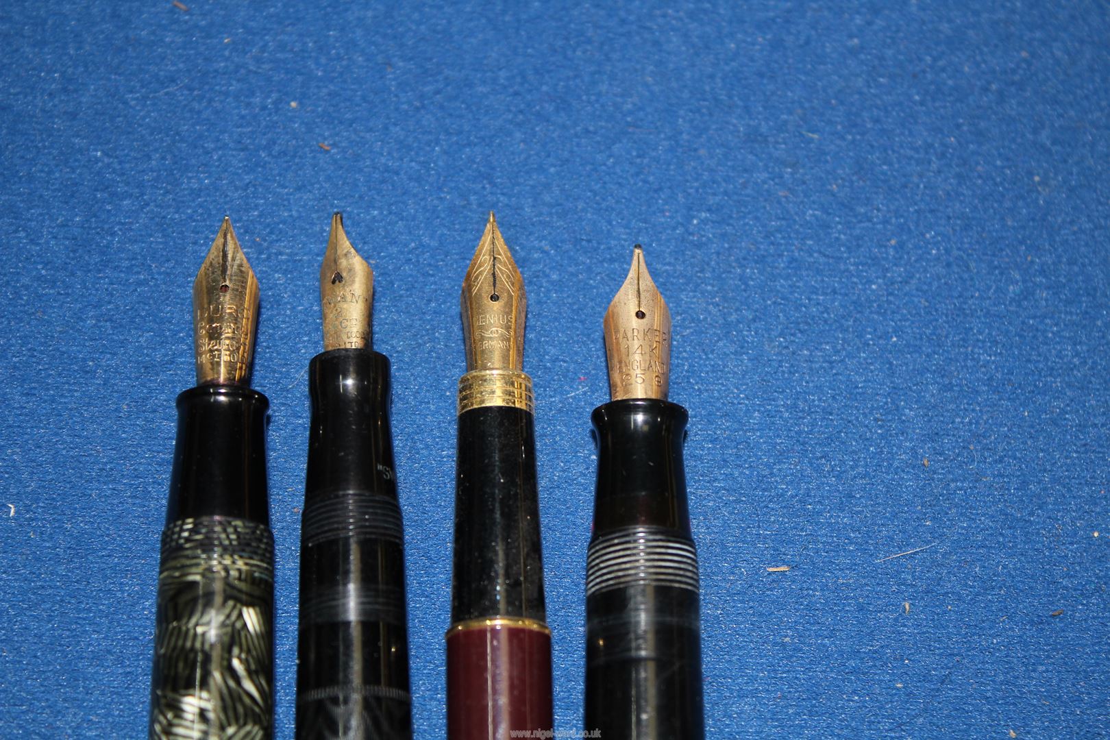 A quantity of boxed pens including Swan, Parker etc, - Image 3 of 3