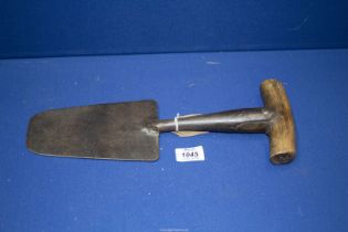 An antique 'Cabbage' spade/long handled trowel.