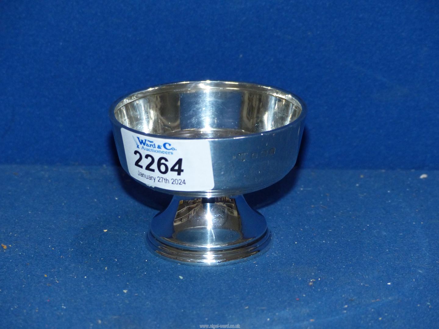 A small Silver pedestal Bowl, Birmingham 1932, makers S. Blanckensee & Son Ltd., 90g. - Image 2 of 2