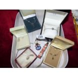 A quantity of 925 silver jewellery including pendant,