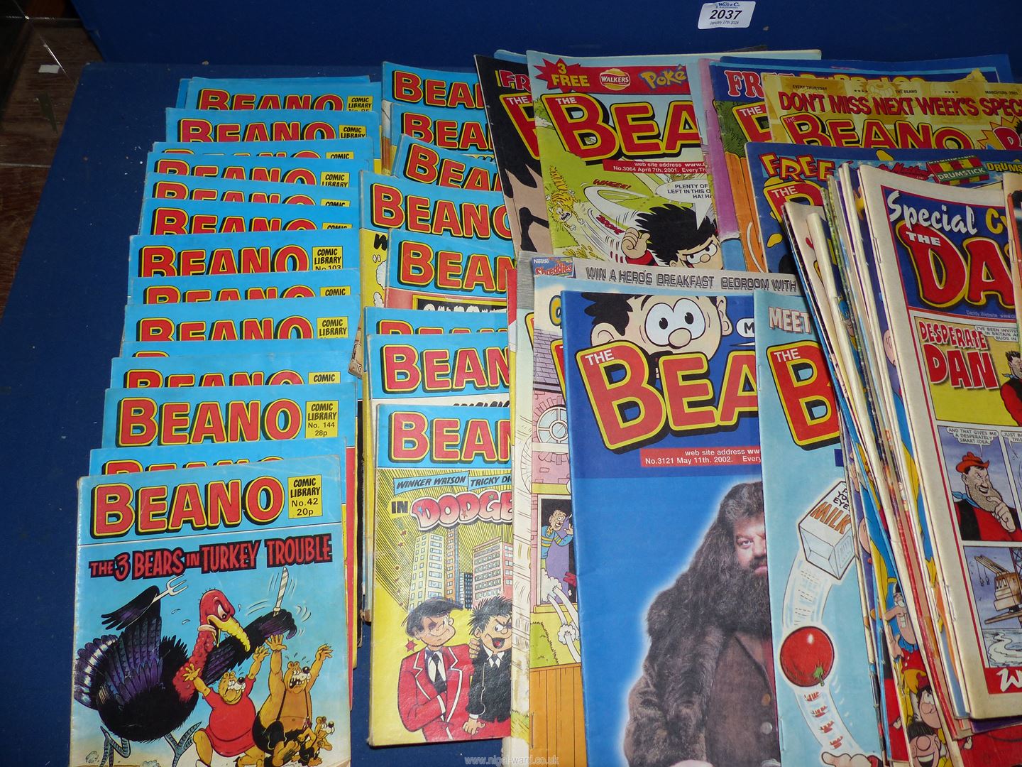 A bag of Beano comics. - Image 2 of 4