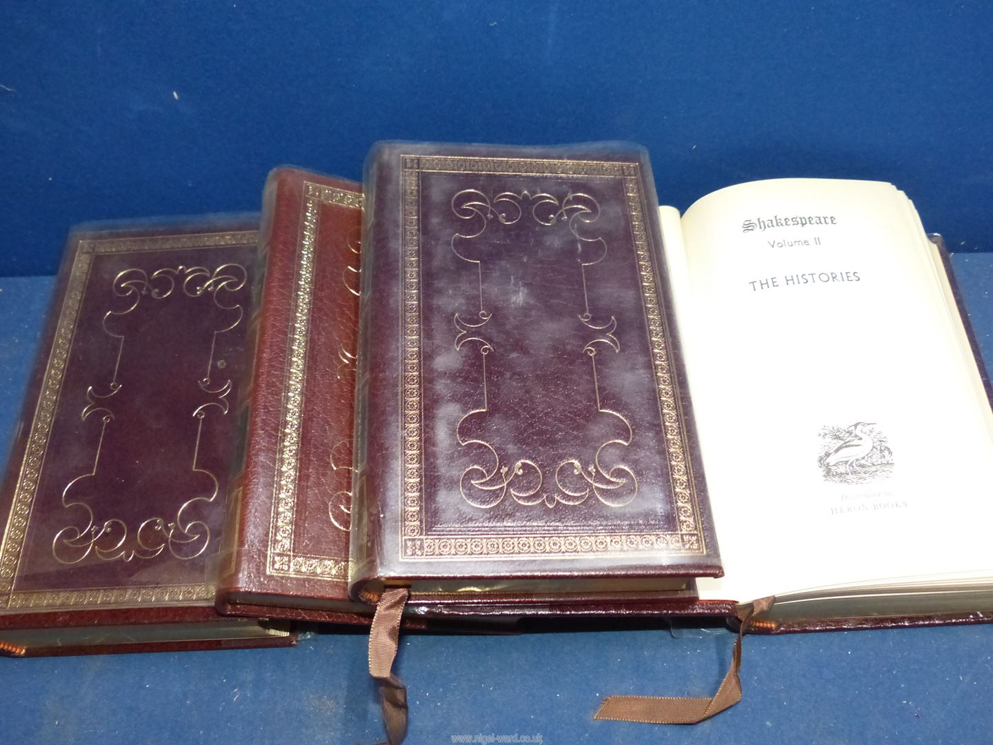 Four volumes of Shakespeare The Complete Works Distributed by Heron Books. - Image 2 of 2