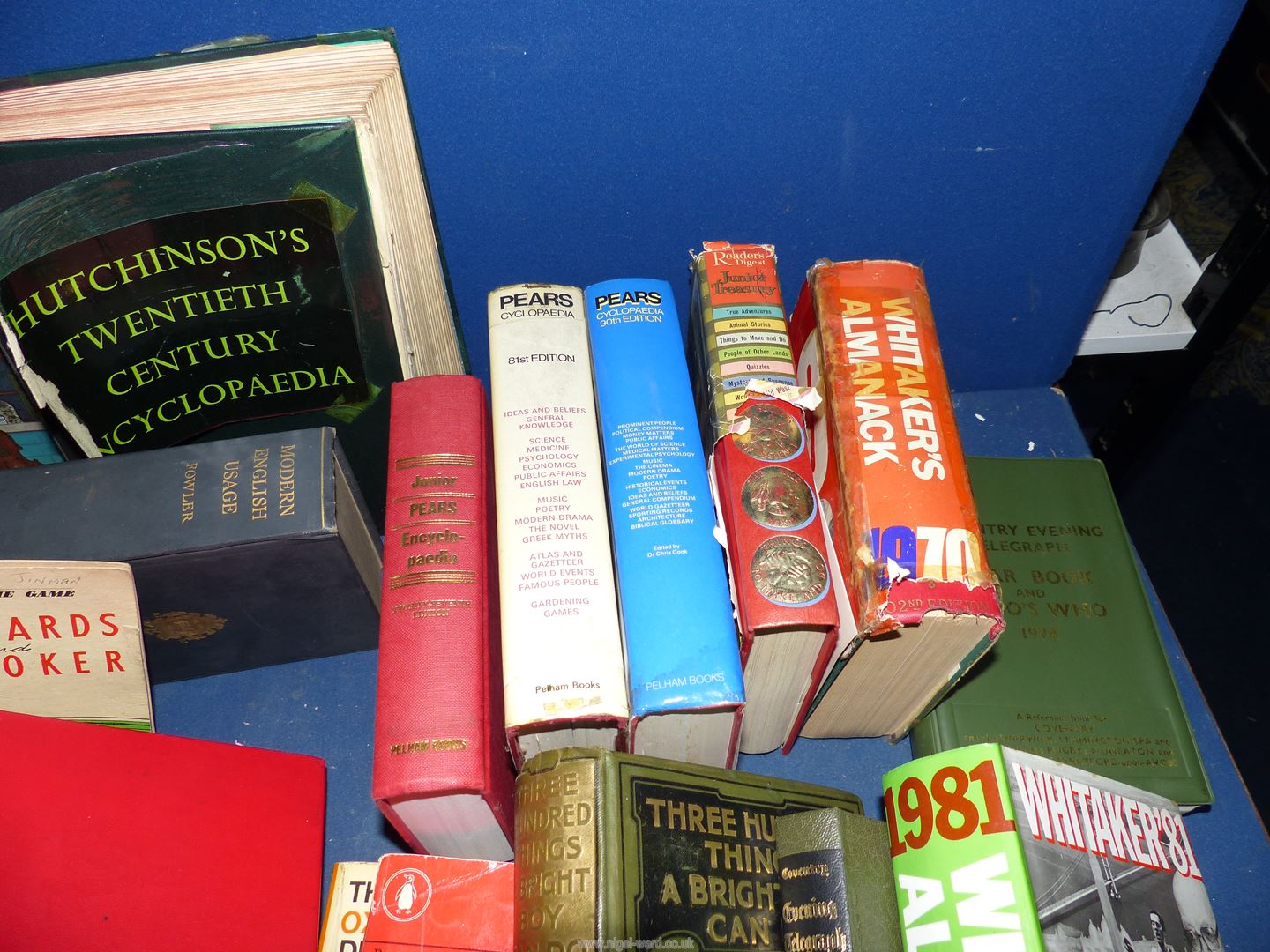 A box of books including a quantity of encyclopedias and dictionaries, etc. - Image 4 of 5