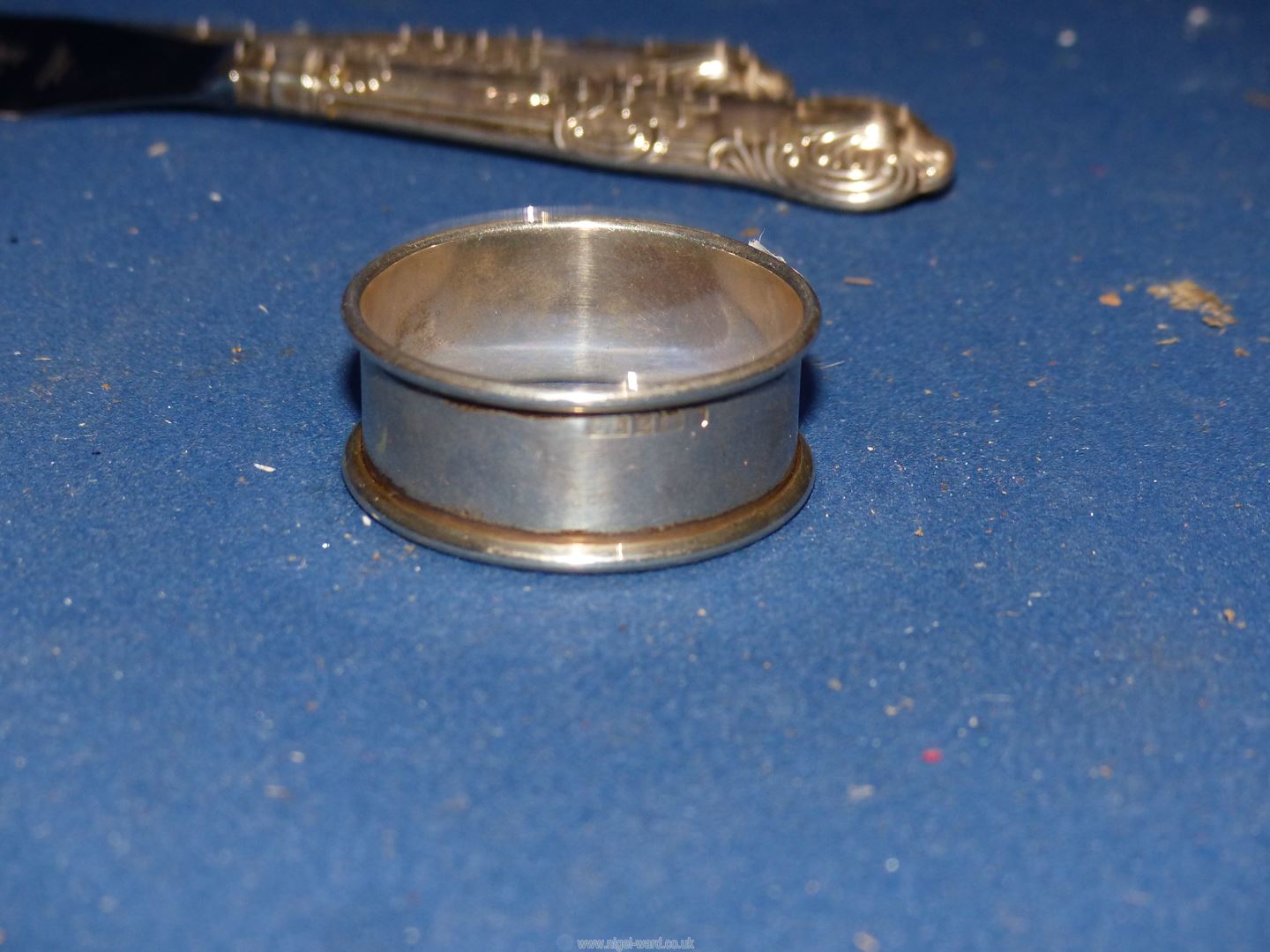 A small quantity of silver including three silver napkin rings, Birmingham, - Image 5 of 7