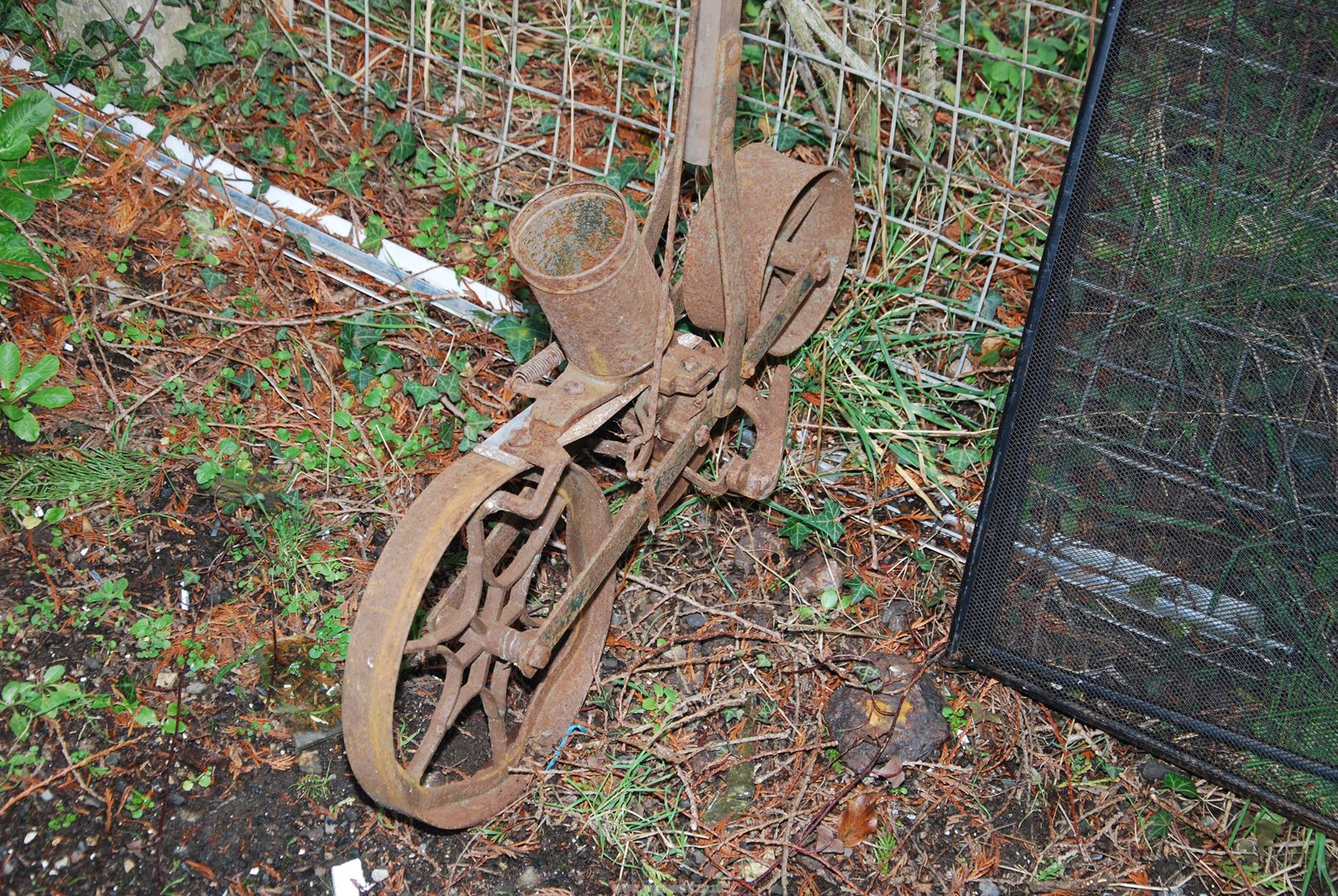 A vintage seed planter. - Image 2 of 2