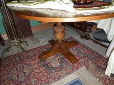 A modern Oak Dining Table in very good condition,