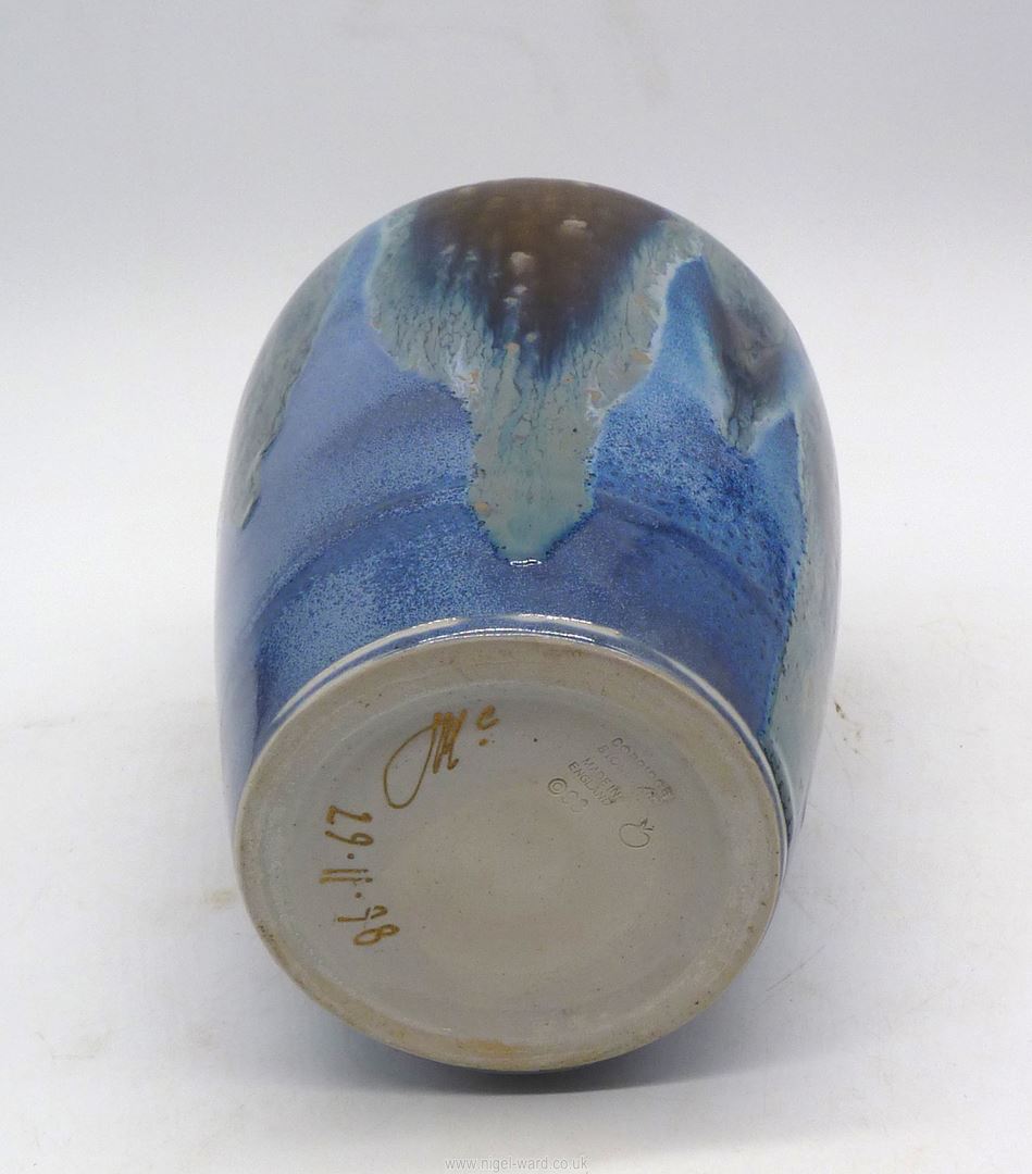 A blue Cobridge stoneware signed Vase dated 29/11/98, 10" tall. - Image 2 of 2