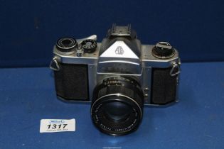An Asahi Pentax S1a camera.