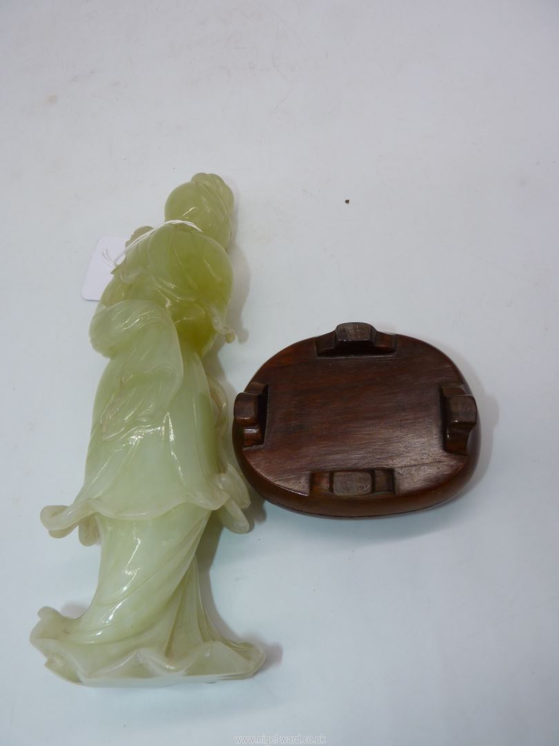 A Jade coloured sculpture of an oriental Geisha figuer in a swirling dress and holding a flower - Image 5 of 5