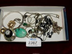 Miscellaneous costume jewellery including silver mounted stone bracelet "Alpaca Mexico" pendant,