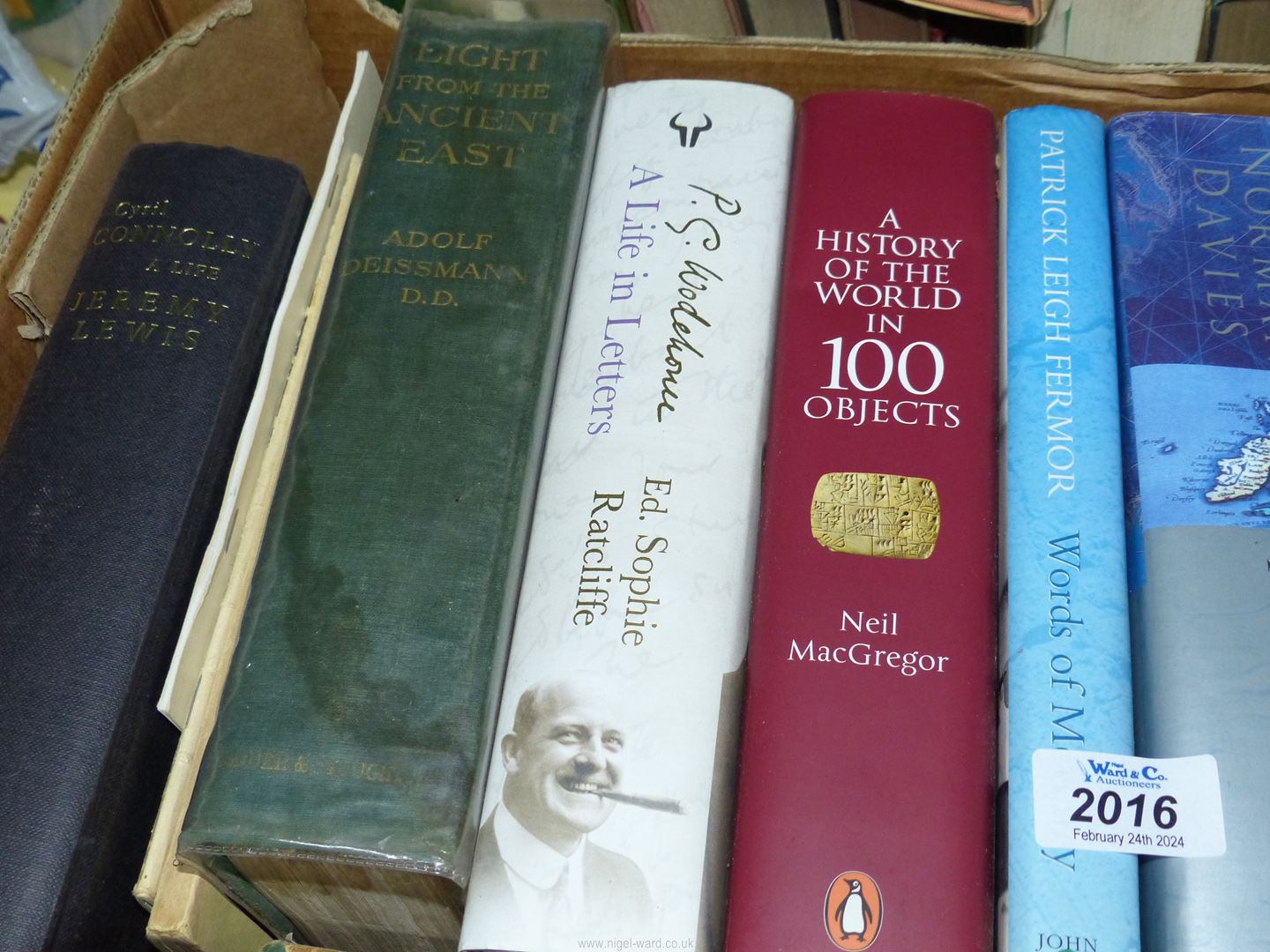 A box of hardback Books by Alan Bennett, Norman Davies, Trench's Study of Words, etc. - Image 3 of 5