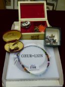 A quantity of costume jewellery, Coeur de Lion choker/necklace, brooches, dress cuff links, etc.