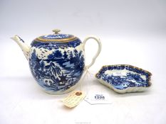 An 18th century Worcester teapot and stand in 'Two Men' pattern.