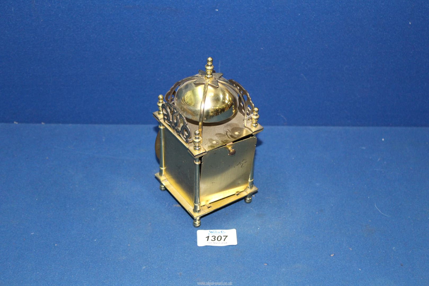 A small Lantern clock with battery movement. - Image 3 of 3