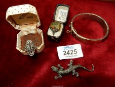 A small quantity of stamped silver jewellery including two rings,