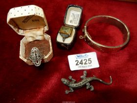 A small quantity of stamped silver jewellery including two rings,