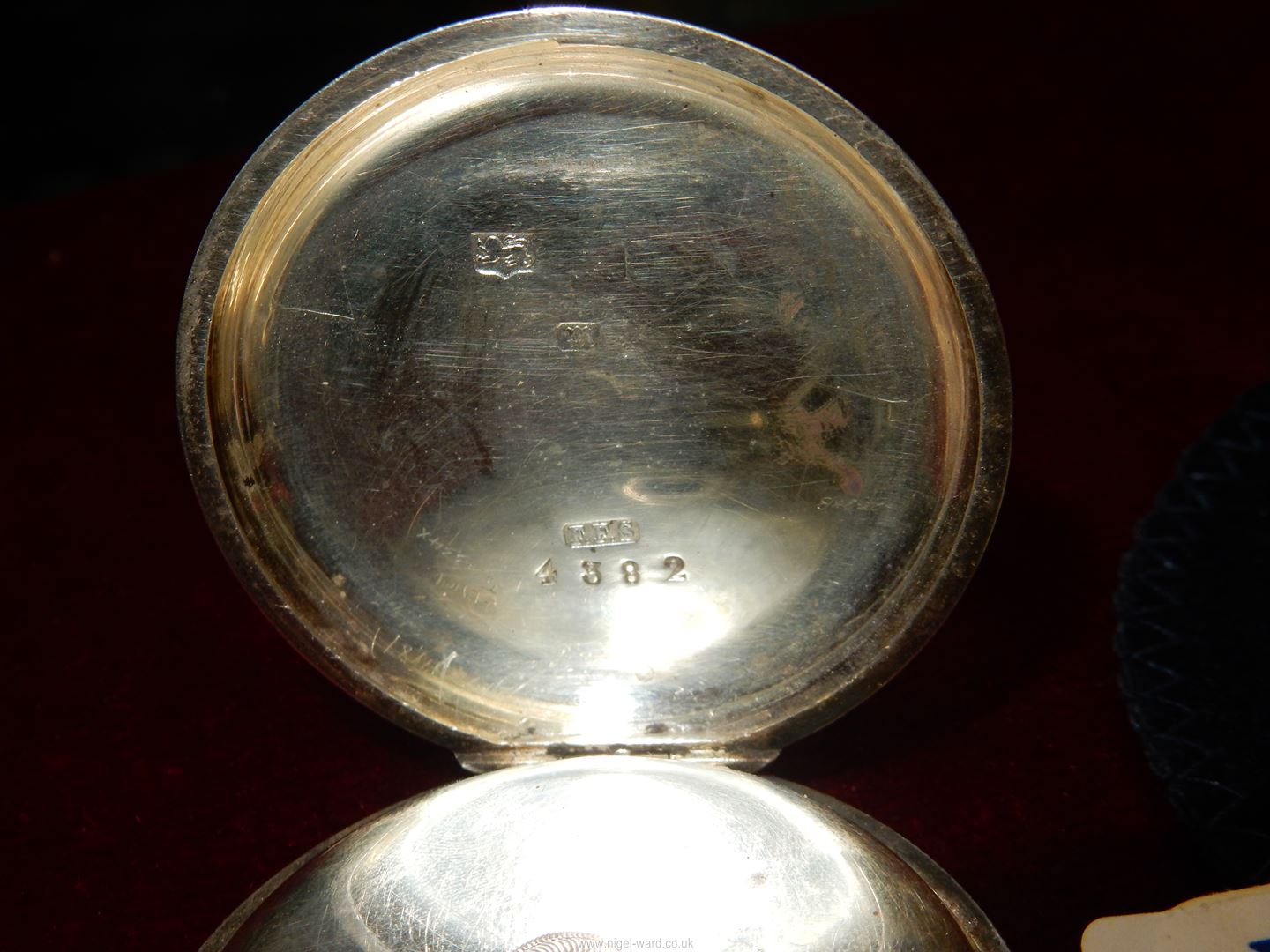 A most appealing silver cased key-wound gentleman's pocket watch having engine-turning to the case - Image 4 of 5