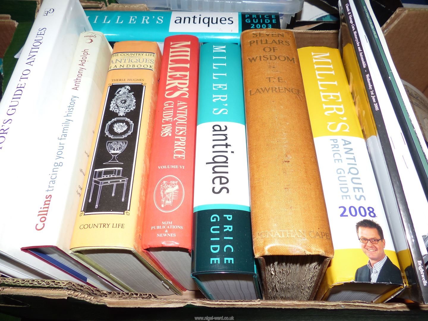 Two boxes of Antique related Books and Catalogues. - Image 2 of 5