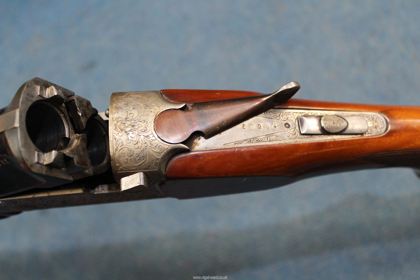 An Italian 12 Bore over and under, selective ejector, single trigger Shotgun, - Image 5 of 9