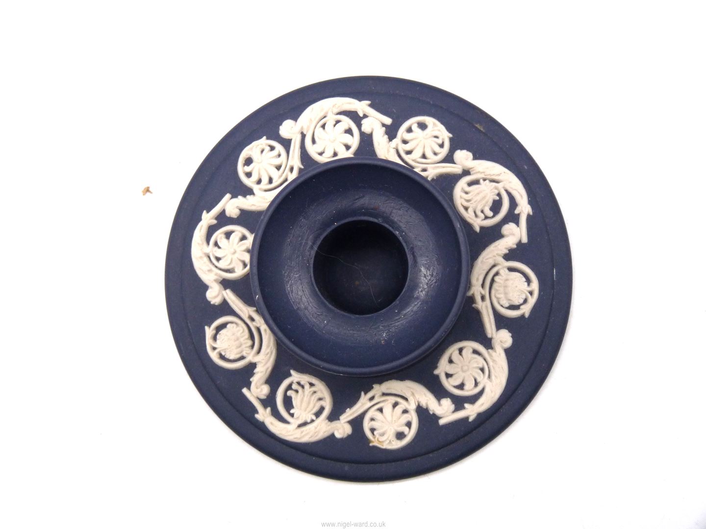 A quantity of china including; Limoges plate, dark blue Wedgwood Jasperware candlestick, - Image 31 of 32