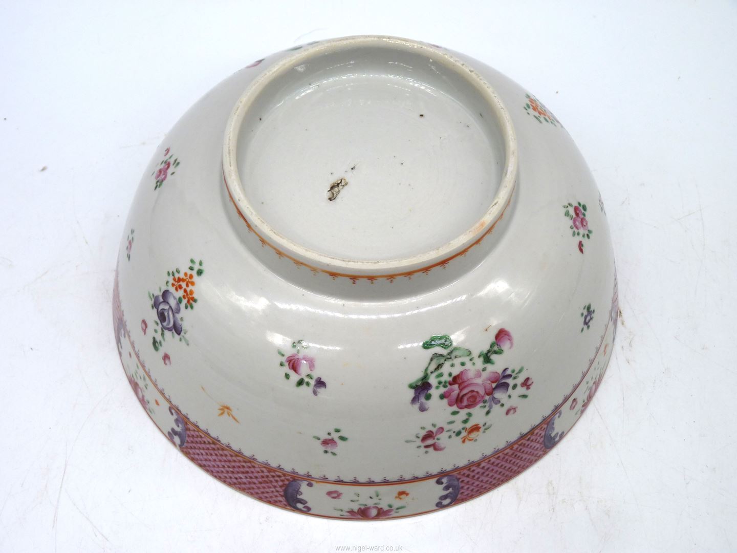 An Oriental lidded vase in colourful floral and bird pattern [mark to base] damage to neck & lid] - Image 3 of 4