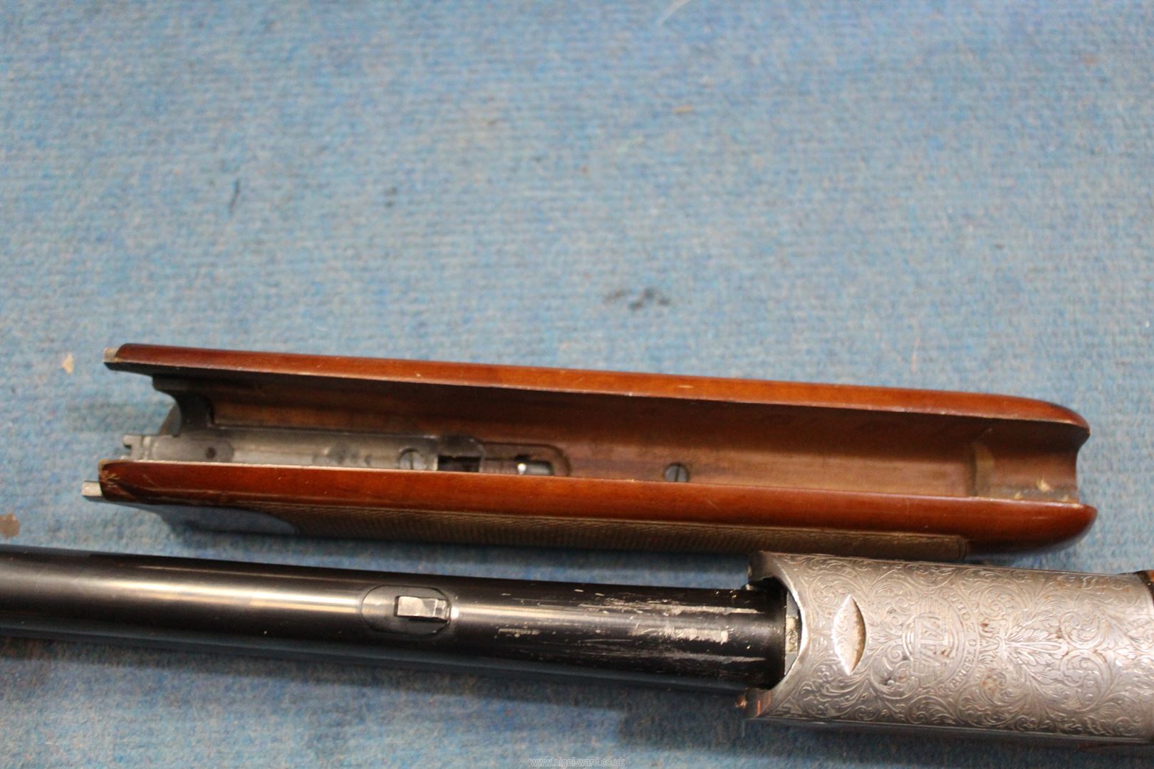 An Italian 12 Bore over and under, selective ejector, single trigger Shotgun, - Image 9 of 9