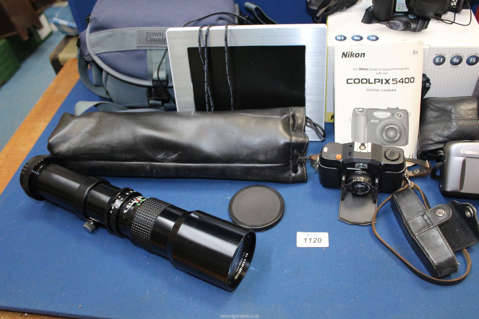 A Nikon Coolpix 5400 camera with original box and in soft case, a Kalimar 1:8 f 500 mm no. - Bild 3 aus 3