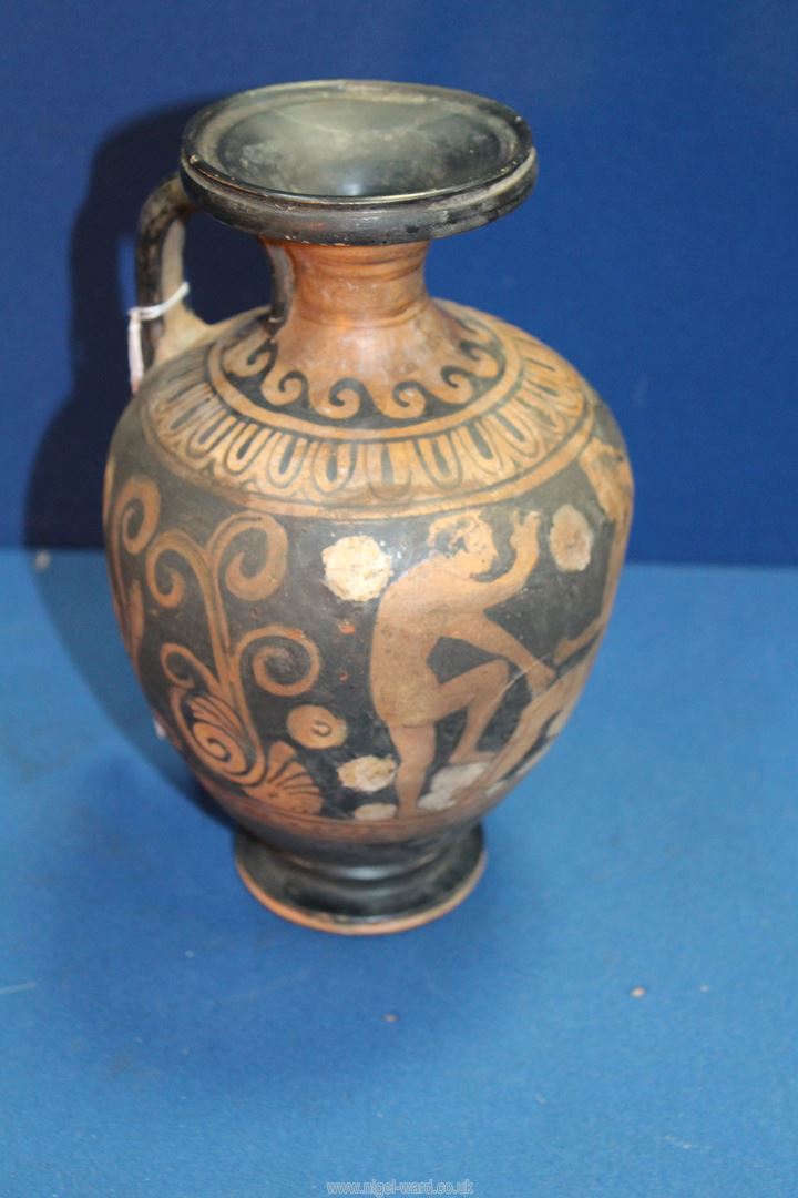A collectible ancient Greek red figure Hydria jug, depicting a lady seated between two attendants. - Image 2 of 5