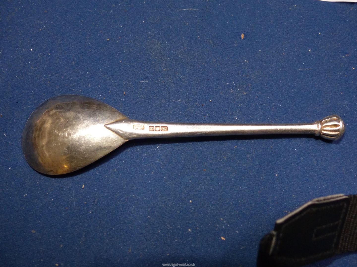 A small quantity of Silver spoons including Sheffield Silver 1899 serving spoon, - Image 3 of 3