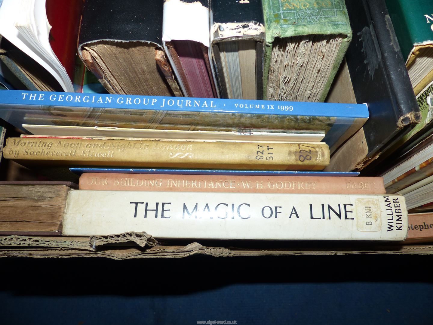 A box of books to include Designers in Britain, Abandoned New England, Touraine etc. - Image 4 of 5