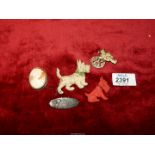 A silver cameo Brooch, plus five vintage brooches including; Scottie dog, silver mizpah, etc.