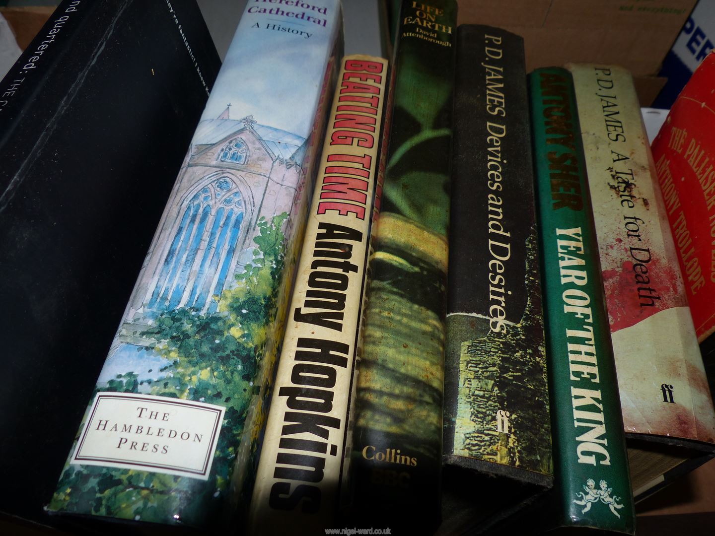 A quantity of books to include a box set of Anthony Trollope, The Palliser Novels etc. - Image 2 of 5