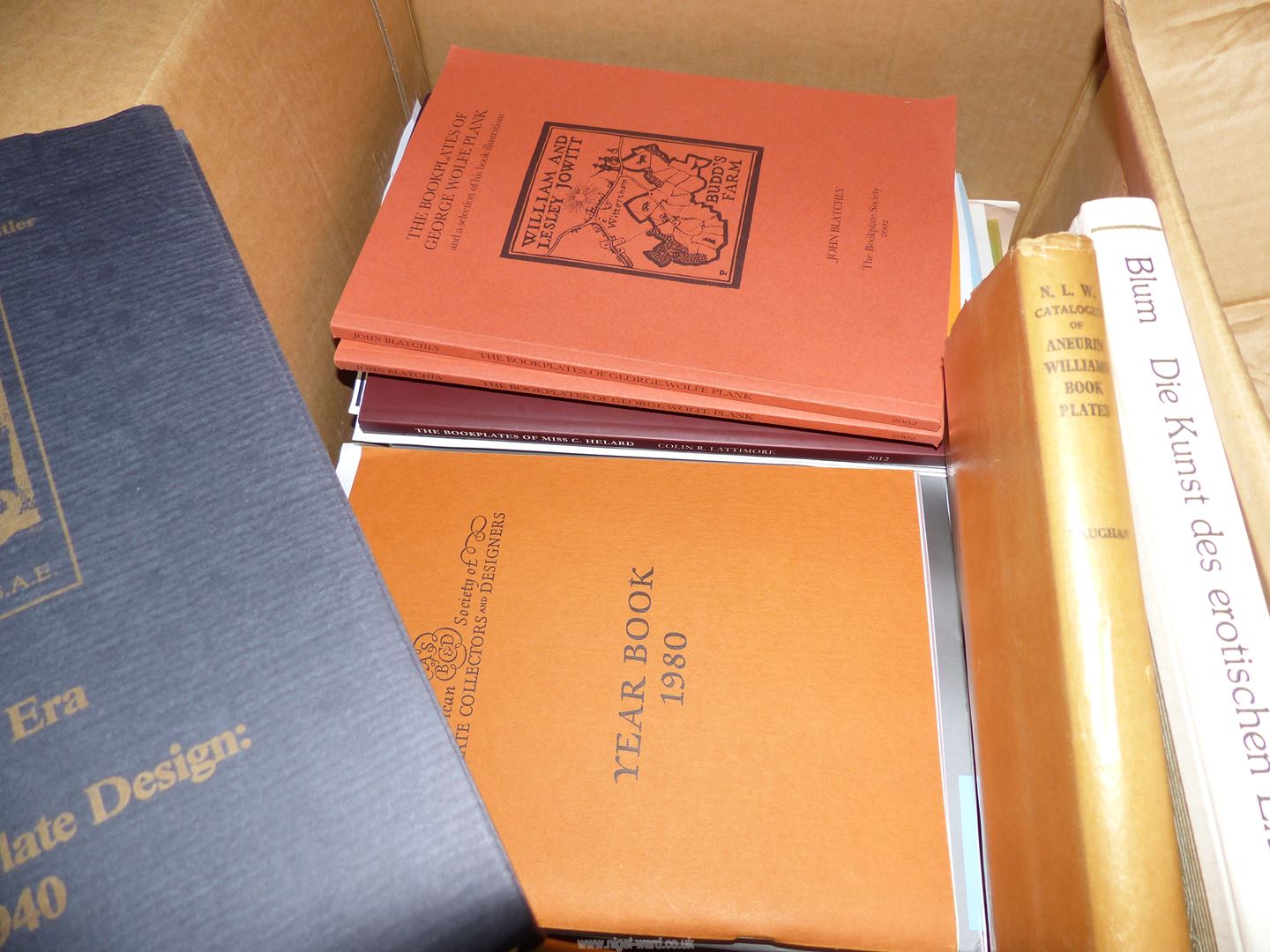 Two boxes of books on book plates to include Book Plates by Richard Shirley Smith, - Bild 4 aus 5