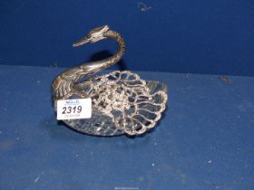 A pretty glass bon bon dish having 925 silver swans head, neck and delicate folding wings (a/f).